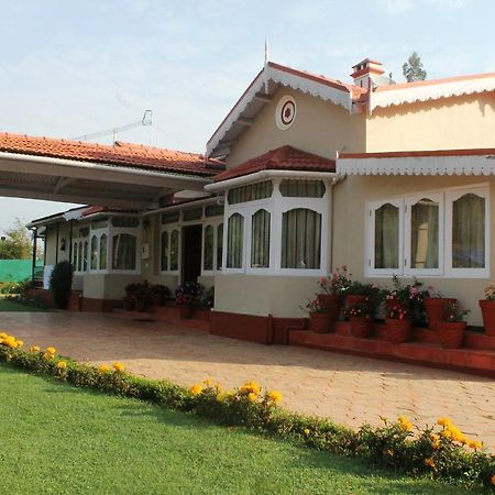 Bouganvilla Resort Уті Екстер'єр фото