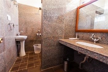 Bouganvilla Resort Уті Екстер'єр фото